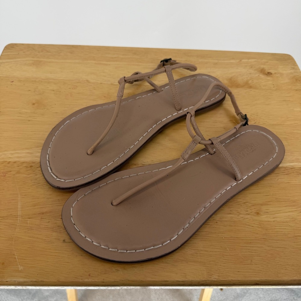 Bernardo Thong Sandals Womens 10 Tan Leather Strappy Flat Gladiator Minimalist